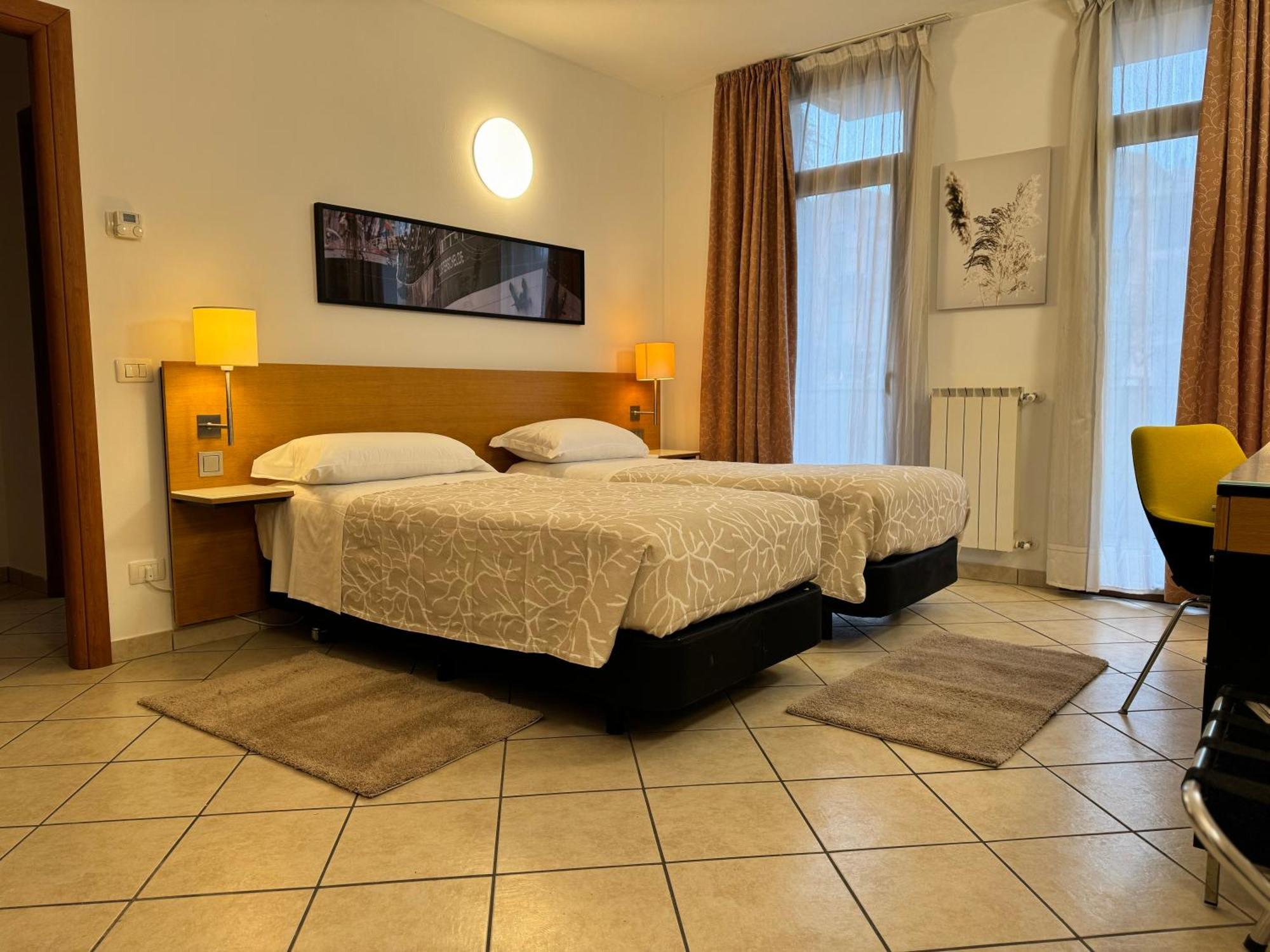 Residence Malpensa 索马伦巴多 外观 照片